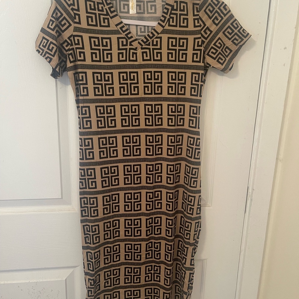 Geometric Patterned Tan and Black Dress